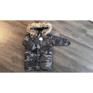 Yidoli Kids Puffer Jacket Camo Gray Faux Fur Hood Size 130 Winter Coat Brand New